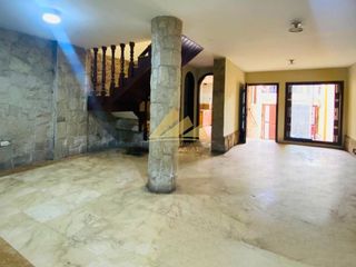 Foto 4 de Vendo Hermosa Casa de 3 pisos ubicado en Urb. El Pinar, Comas