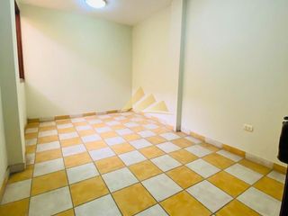 Foto 13 de Vendo Hermosa Casa de 3 pisos ubicado en Urb. El Pinar, Comas