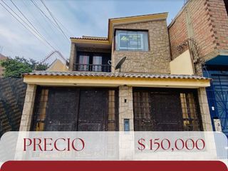 Foto 1 de Vendo Hermosa Casa de 3 pisos ubicado en Urb. El Pinar, Comas