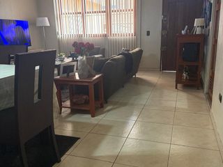 Foto 5 de Venta De Casa De 3 Pisos Con Proyección Y Excelente Ubicación