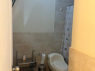 Foto 22 de Venta De Casa De 3 Pisos Con Proyección Y Excelente Ubicación