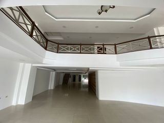 Foto 1 de Centro Machala Amplio Local Comercial