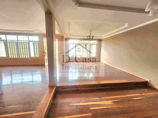 Foto 3 de Rento Casa 4 dormitorios en Cuenca 2 garajes patio y jardin Puertas del Sol Ideal l Restaurantes Cafetería o Vivienda
