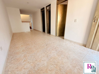 Foto 5 de Se arrienda casa de primer nivel en unidad abierta.