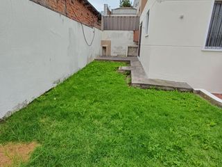 Foto 4 de Casa una planta amplio jardín un dormitorio un parqueadero en la Armenia $240 incluida alicuota.