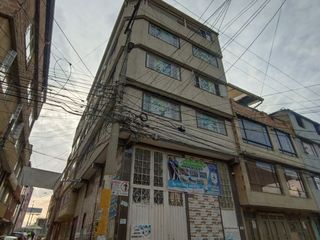Foto 2 de ¡Venta Casa Comercial de 4 Pisos con Terraza en Soacha! Zona Terreros, Ideal para Colegio o Empresa