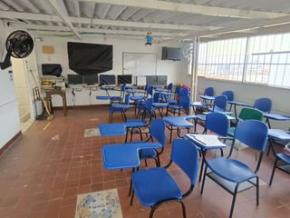 Foto 4 de ¡Venta Casa Comercial de 4 Pisos con Terraza en Soacha! Zona Terreros, Ideal para Colegio o Empresa