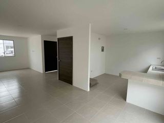 Foto 2 de Venta de casa a estrenar  Urbanización Paseo de Sol vía a la costa