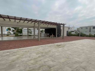 Foto 16 de Venta de casa a estrenar  Urbanización Paseo de Sol vía a la costa