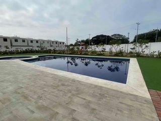 Foto 18 de Venta de casa a estrenar  Urbanización Paseo de Sol vía a la costa