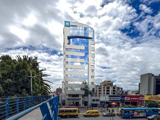 Foto 1 de Oficina en venta en La Carolina, con 2 parqueaderos, frente al parque – $75.000