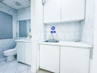 Foto 5 de Oficina en venta en La Carolina, con 2 parqueaderos, frente al parque – $75.000