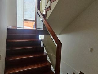 Foto 10 de Miraflores: Venta de Casa de 3 Pisos, con Jardin y Excelente Ubicacion