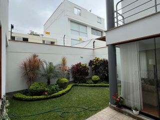 Foto 7 de Miraflores: Venta de Casa de 3 Pisos, con Jardin y Excelente Ubicacion