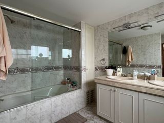 Foto 20 de Miraflores: Venta de Casa de 3 Pisos, con Jardin y Excelente Ubicacion
