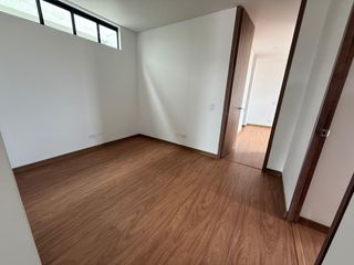 Foto 1 de HERMOSO APARTAMENTO POR MILLA DE ORO PARA ESTRENAR