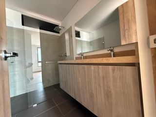 Foto 4 de HERMOSO APARTAMENTO POR MILLA DE ORO PARA ESTRENAR