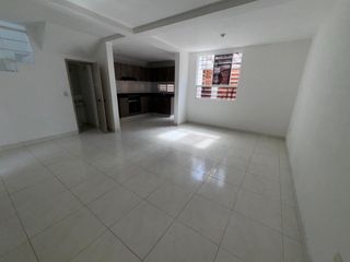 Foto 2 de ARRIENDO CASA DE 2 PISOS, MANZANARES CUARTA ETAPA