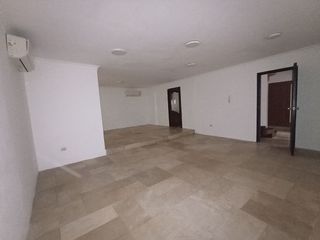 Foto 8 de Alquiler de Casa en Kennedy para Oficinas