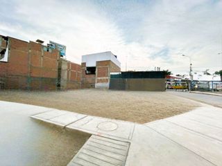 Foto 1 de 🔥 ¡LOTE ESQUINERO FRENTE A REAL PLAZA CHORRILLOS! - Zonificación RDM (4 Pisos)