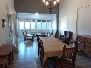 Foto 7 de Vive en una casona modernizada en Villa Giardino.  Amplio parque arbolado.  Panorama.
