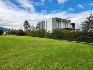 Foto 1 de En San Joaquín terreno en venta en urbanización privada en Cuenca