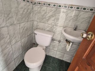 Foto 4 de Local Comercial en Alquiler en la Alborada, Planta Baja, 1 Baño, Norte de Guayaquil