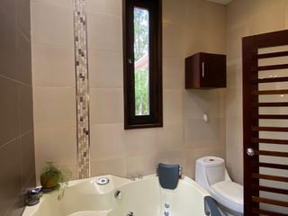 Foto 86 de ¡Hermosa casa en renta con amplios espacios verdes-sector Chaullabamba!