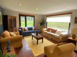 Foto 5 de ¡Hermosa casa en renta con amplios espacios verdes-sector Chaullabamba!