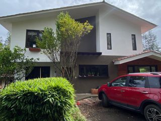 Foto 4 de ¡Hermosa casa en renta con amplios espacios verdes-sector Chaullabamba!