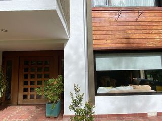 Foto 2 de ¡Hermosa casa en renta con amplios espacios verdes-sector Chaullabamba!