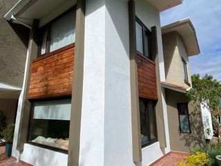 Foto 1 de ¡Hermosa casa en renta con amplios espacios verdes-sector Chaullabamba!