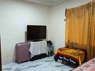 Foto 6 de Venta de Casa en Obrapía, Las Acacias, a 2 cuadras de la Av. Villonaco, Loja - Ecuador