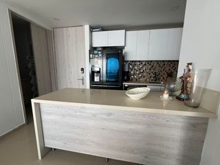 Foto 3 de Se Vende o Arrienda Espectacular Apartamento frente al mar.