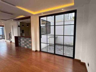Foto 7 de Venta de Casa de Lujo en Amable María, cerca del Colegio Eugenio Espejo y la clínica CIMA, Loja - Ecuador