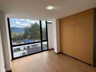 Foto 22 de Venta de Casa de Lujo en Amable María, cerca del Colegio Eugenio Espejo y la clínica CIMA, Loja - Ecuador