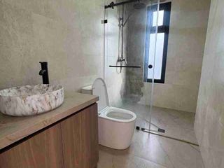 Foto 31 de Venta de Casa de Lujo en Amable María, cerca del Colegio Eugenio Espejo y la clínica CIMA, Loja - Ecuador