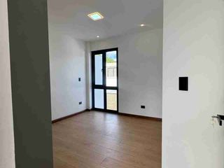 Foto 34 de Venta de Casa de Lujo en Amable María, cerca del Colegio Eugenio Espejo y la clínica CIMA, Loja - Ecuador