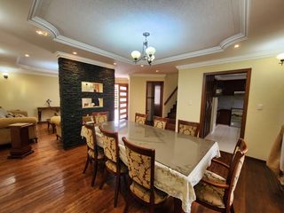 Foto 3 de Casa en venta en urbanización muy cerca del Supermaxi Av. Don Bosco en Cuenca
