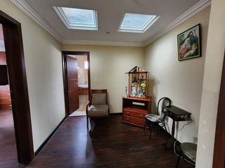 Foto 10 de Casa en venta en urbanización muy cerca del Supermaxi Av. Don Bosco en Cuenca