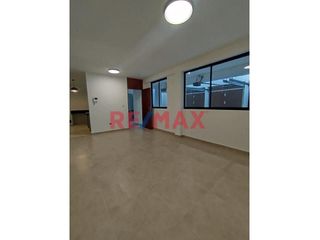 Foto 8 de Venta De Departamento En Quinto Piso De Estreno Con Ascensor//ID:1143896