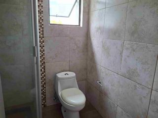 Foto 31 de Urbanización Jacaranda Cumbaya casa renta 600m2 4 habitaciones amplio jardín