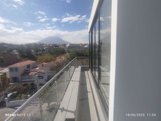 Foto 4 de VENDO HERMOSO PENTHOUSE EN SELVA ALEGRE ACABADOS DE PRIMERA 370M2 MAS AIRES
