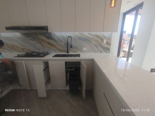 Foto 7 de VENDO HERMOSO PENTHOUSE EN SELVA ALEGRE ACABADOS DE PRIMERA 370M2 MAS AIRES