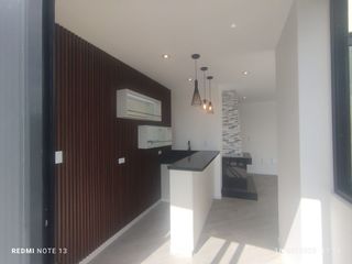 Foto 9 de VENDO HERMOSO PENTHOUSE EN SELVA ALEGRE ACABADOS DE PRIMERA 370M2 MAS AIRES