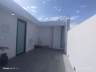 Foto 11 de VENDO HERMOSO PENTHOUSE EN SELVA ALEGRE ACABADOS DE PRIMERA 370M2 MAS AIRES