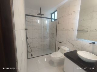 Foto 18 de VENDO HERMOSO PENTHOUSE EN SELVA ALEGRE ACABADOS DE PRIMERA 370M2 MAS AIRES