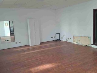 Foto 9 de Amplio local comercial en  alquiler en Miraflores