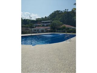 Foto 1 de VENTA CASA CAMPESTRE CONJUNTO CERRADO SECTOR RESACAS EN MELGAR - E.C