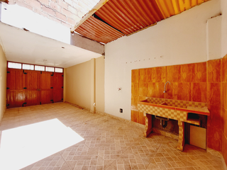 Foto 15 de SE VENDE CASA DE 3 PISOS EN ESQUINA, FRENTE A PLAZA LA FLORESTA, CERCA A LA PLAZA PÉREZ GAMBOA, IDEAL PARA CASA FAMILIAR, NEGOCIO O DE DEPARTAMENTOS